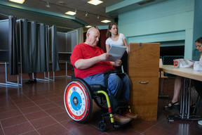 Voters are seen at a polling station in Luxembourg City’s Beggen district, 11 June 2023. Photo: Maison Moderne