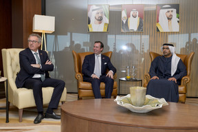 Pierre Gramegna, S.A.R. le Grand-Duc héritier et Majid Saif Al Ghurair, président de la Chambre de commerce et d’industrie de Dubaï. ((Photo: SIP / Jean-Christophe Verhaegen))
