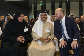 Dr Raja Al Gurg, Chambre de commerce et d'industrie à Dubaï, Dr Ali Al Shafar, Chambre de commerce et d’industrie à Duba, et Étienne Schneider. (Photo: SIP / Jean-Christophe Verhaegen)