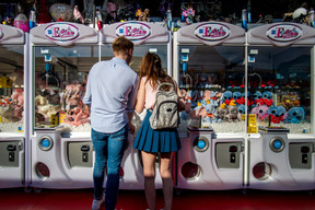As well as the fairground rides, visitors will find all the classic fairground stalls, including games of skill, shooting galleries, claw machines, raffles and duck fishing. (Photo: Nader Ghavami/archives)