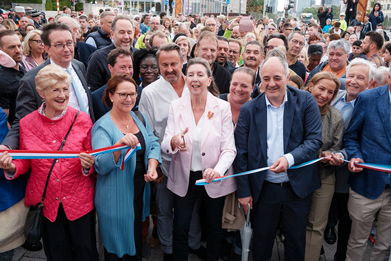 From left to right: Simone Beissel, Maurice Bauer, Yuriko Backes, Xavier Bettel, Lydie Polfer, Patrick Goldschmidt. (Photo: Jan Hanrion/Paperjam)