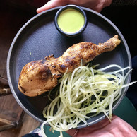 Parmi les nouveaux plats du Scott's, un poulet fermier «slow cooked» à tomber Maison Moderne