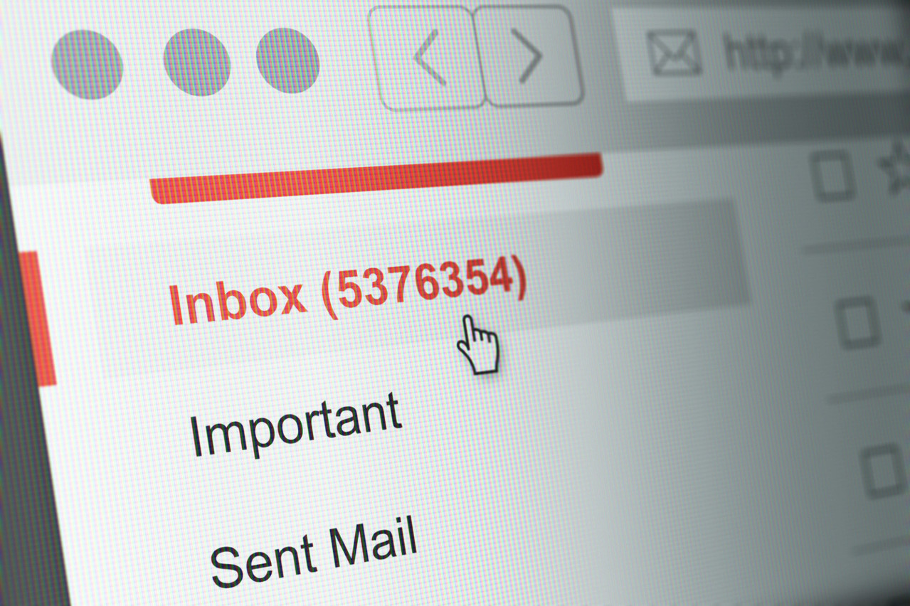 Un e-mail stocké émet 10 grammes de CO2 par an. Pourtant, 60% des mails ne sont pas lus dans une boîte mail. (Photo: Shutterstock)