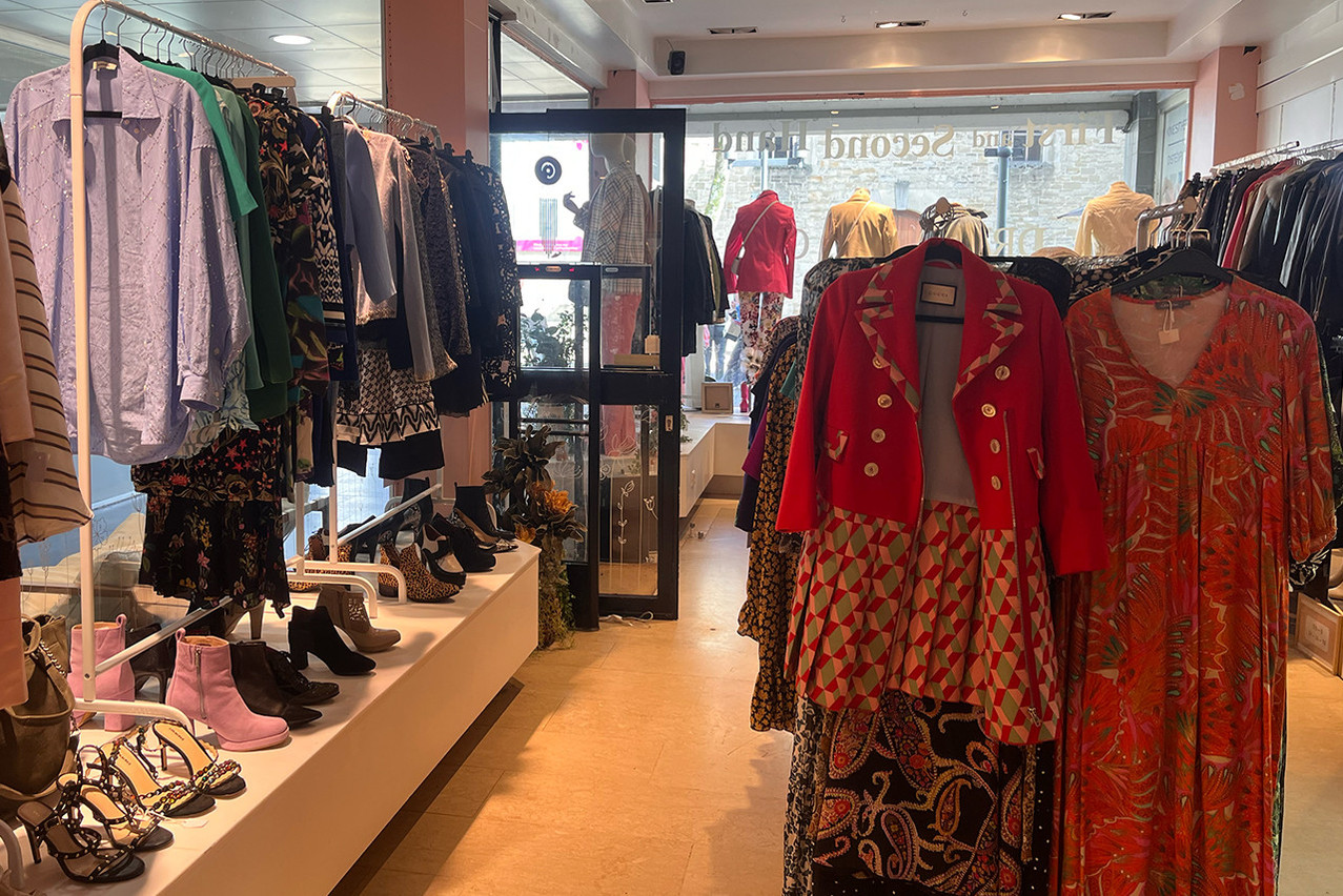 Committed to fighting fast-fashion, the Dress and Co boutique on Rue des Capucins offers a premium and vintage selection on consignment, excluding certain brands and focusing on a carefully curated offering. Photo: Maëlle Hamma/Maison Moderne