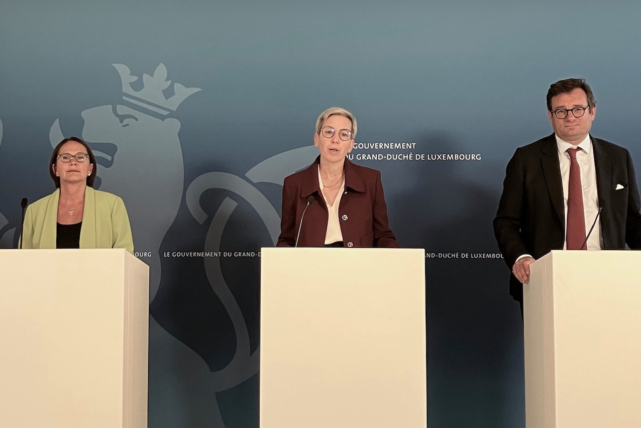 Yuriko Backes, Sam Tanson et Michel Turk se sont félicités de la reconnaissance par le Gafi de la qualité du cadre juridique développé ces dix dernières années contre le blanchiment de capitaux et le financement du terrorisme. (Photo: Lydia Linna/Maison Moderne)