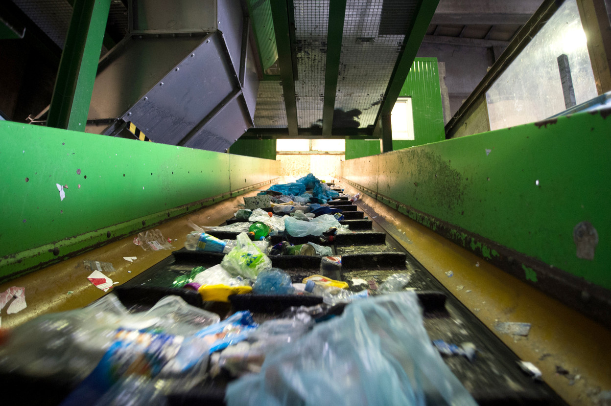 For Claude Turping of Valorlux, the use of machines makes it possible to optimise the quality of waste sorting. (Photo: Mike Zenari/Maison Moderne) 