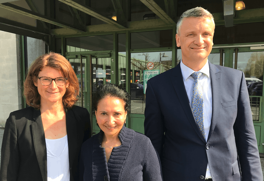 Maître Florence Holz, membre de l’organisation, la réalisatrice Khadija Al-Salami et maître Alain Grosjean, secrétaire général de l’UIA. (Photo: DR)