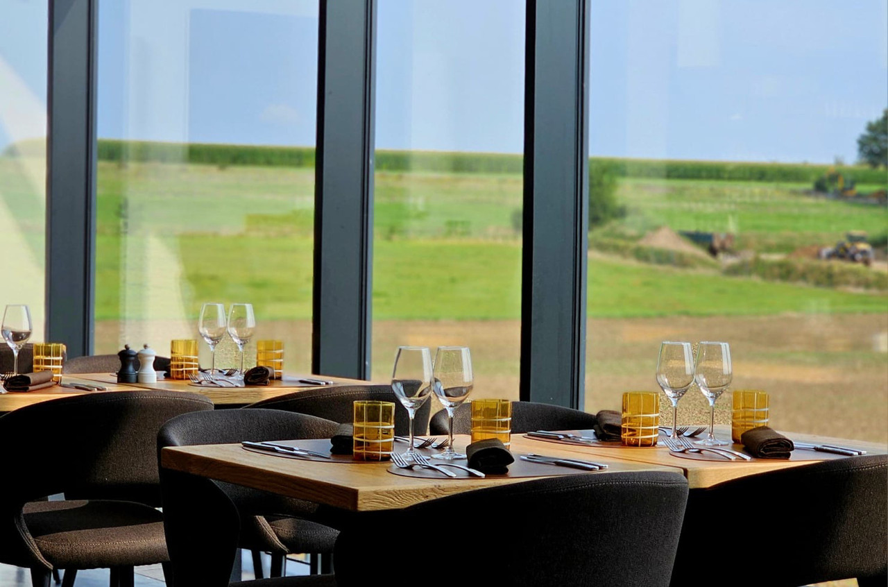 Le restaurant profite d’un panorama sur la campagne environnante. (Photo: Bistro Molkerei)