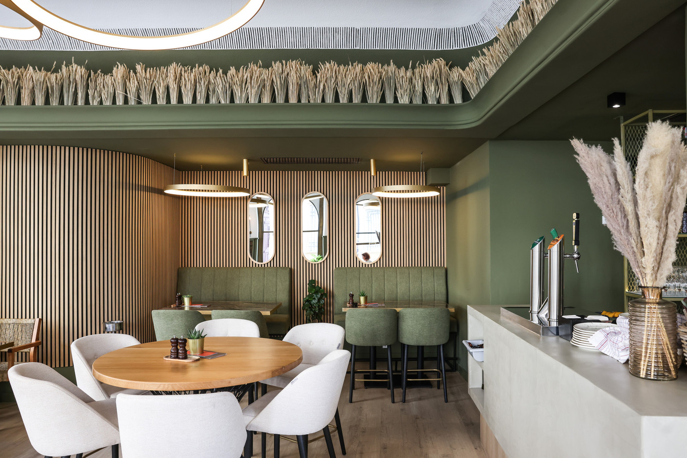 L’ambiance est chaleureuse et confortable. (Photo: Marie Russillo/Maison Moderne)