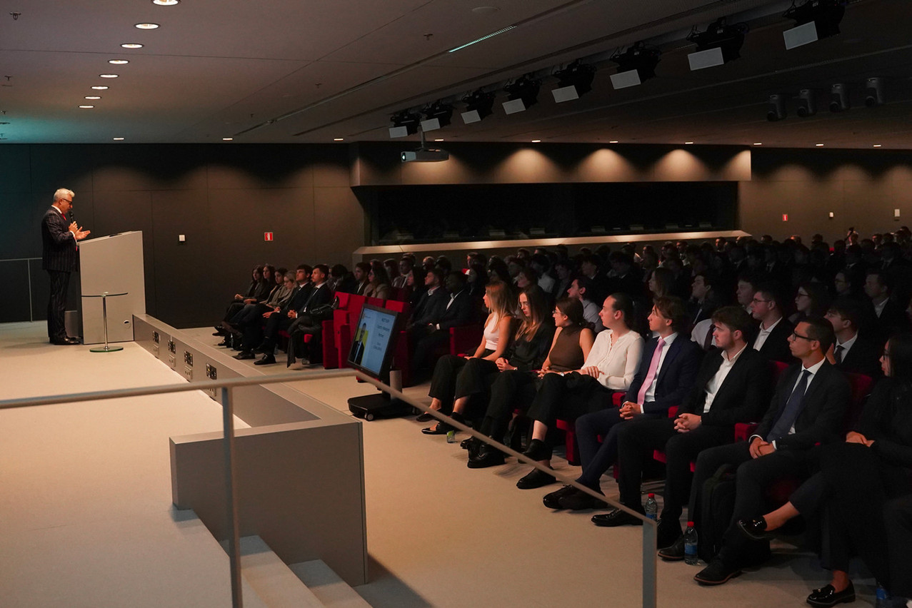 EY Luxembourg is strengthening its teams with the arrival of 320 new employees, pictured here at the European Convention Centre on 16 September. Photo: EY