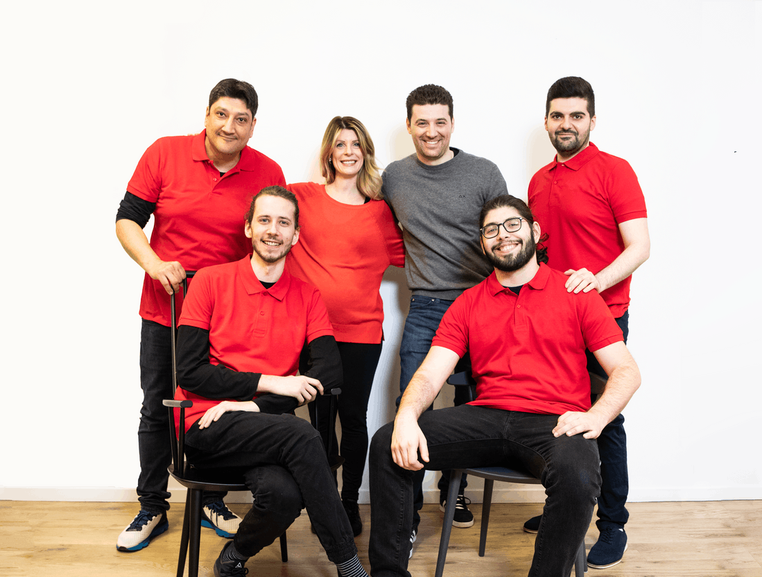 Adrian, technicien ; Veronica, responsable communication ; Emanuele, cofondateur ; Emad, développeur ; Dylan et Joshua, contrôleurs chez Wedely.  Eva Krins Maison Moderne