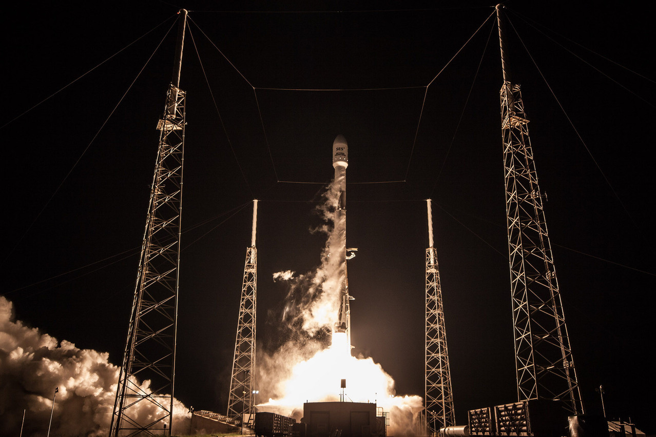 SpaceX, partenaire avec qui SES a participé à deux premières mondiales, lancera trois des quatre satellites nécessaires à libérer sans dommage le spectre attendu par le régulateur américain pour la 5G. (Photo: Space X)