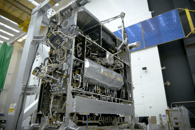 Le matériel du satellite O3b mPower a été présenté en Californie le 17 août dernier. (Photo: Boeing)