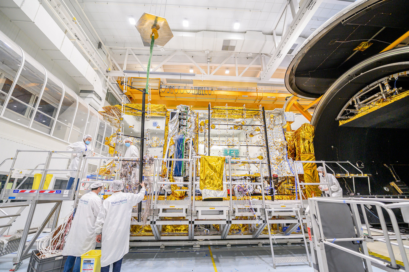 The satellite is covered with 380 square metres of thermal blanket. (Photo: Thales Alenia Space)