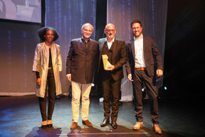 Sala Makumbundu (Christian Bauer & Associés Architectes), the winning Mama Shelter project team (Batipart and M3 Architectes) and Geoffrey Castagna (Inowai). Photo: Eva Krins / Maison Moderne
