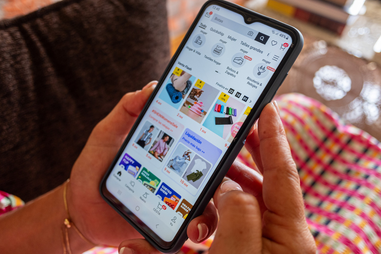 The US president has announced that a tax exemption on small parcels--called the “de minimis provision”--will no longer apply starting 2 May 2025. As the announcement comes on top of the measures relating to customs duties, it’s further blow for China’s very low-cost platforms. Photo: Shutterstock