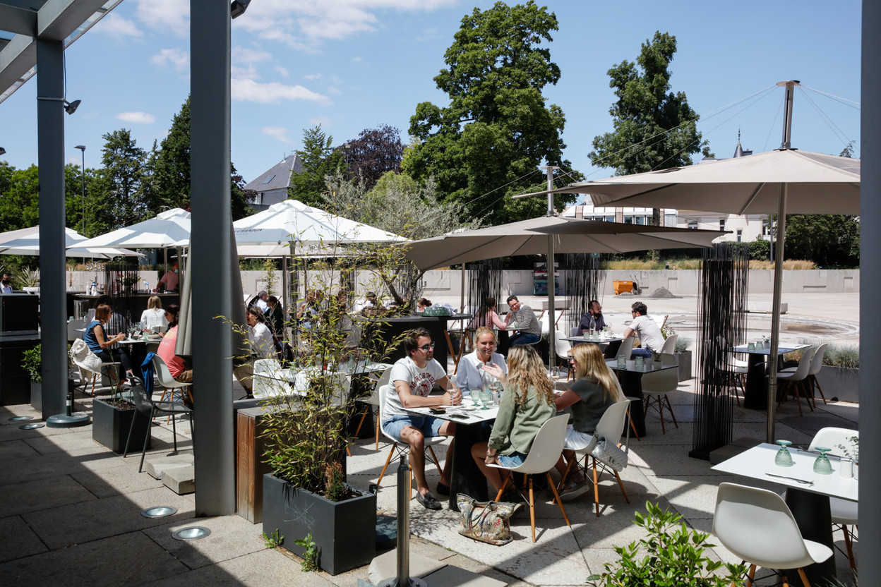 Selon Xavier Bettel, il serait trop tôt pour une réouverture en intérieur. (Photo: Romain Gamba / Maison Moderne)