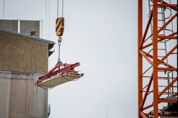 La pénurie de matériaux dans la construction ne s’est pas résolue depuis avril, et les prix continuent d’augmenter. (Photo: Maison Moderne)