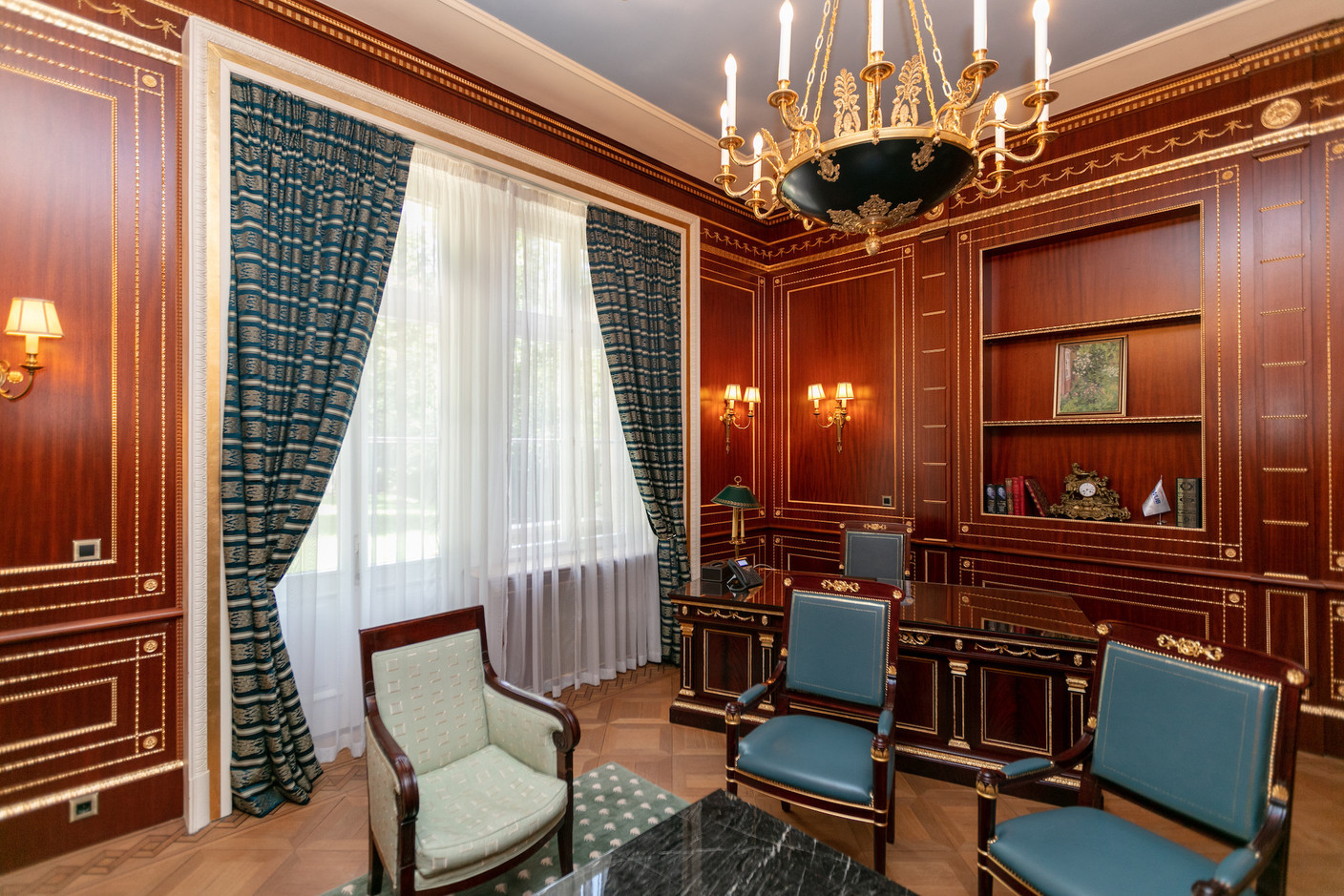 La «salle du président» accueille désormais de petites réunions de clients. (Photo: Romain Gamba/Maison Moderne)