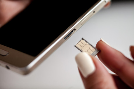 Les hackers utilisent le SMS reçu avec le code d’accès à un site d’e-commerce afin de demander à l’opérateur de modifier la carte SIM de votre téléphone et obtiennent ainsi toutes les informations dont ils ont besoin. (Photo: Shutterstock)