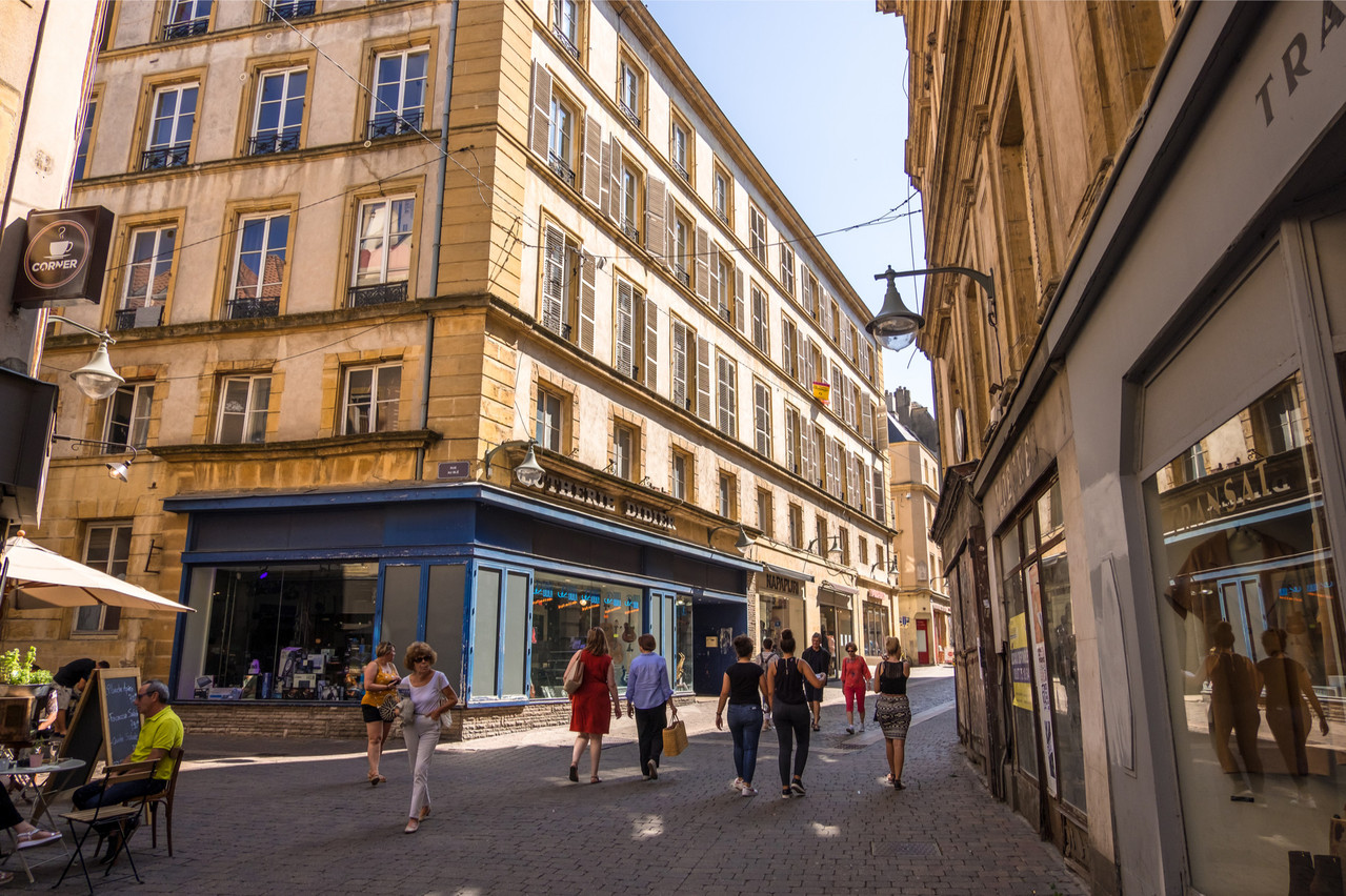 À Metz, comme dans toutes les villes de Moselle de plus de 10.000 habitants, la consommation d’alcool sur la voie publique est désormais interdite. (Photo: Shutterstock)
