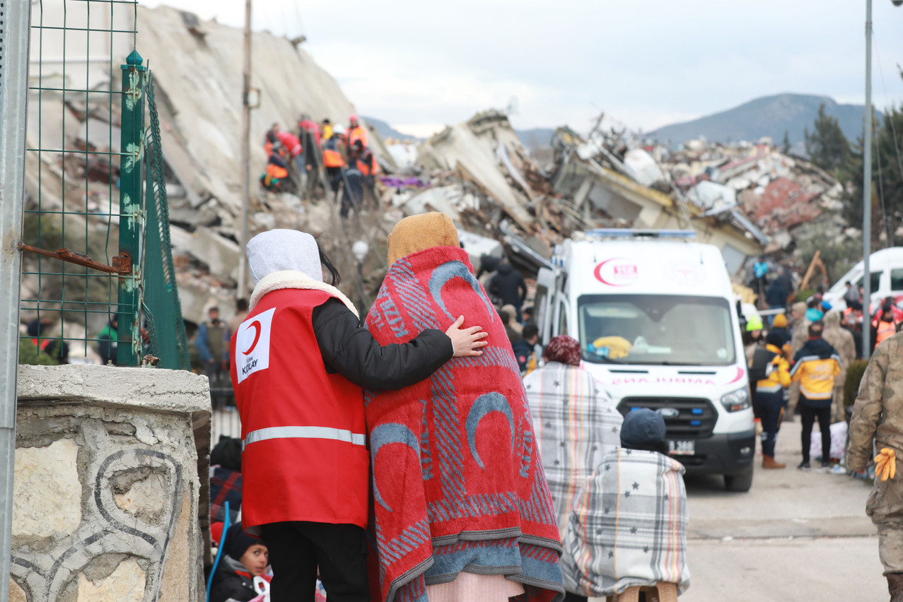 Les équipes du Croissant-Rouge turc et syrien sont déployées depuis les premières heures dans de nombreuses villes des deux pays touchés par le séisme.  (Photo: Türk Kızılay)