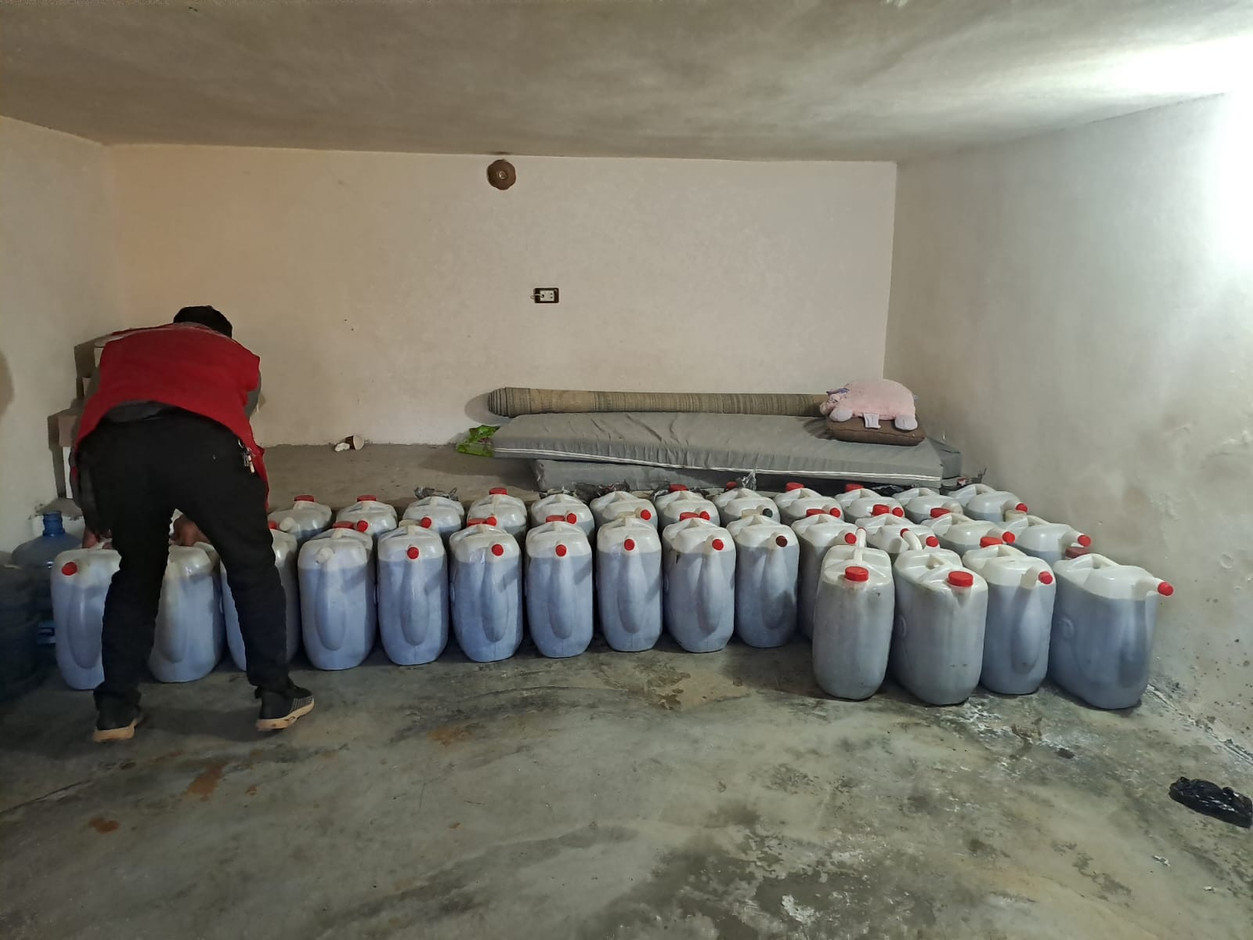  La SARD distribue également de l’eau potable aux victimes du tremblement de terre. (Photo: Syrian Association for Relief and Development, SARD)