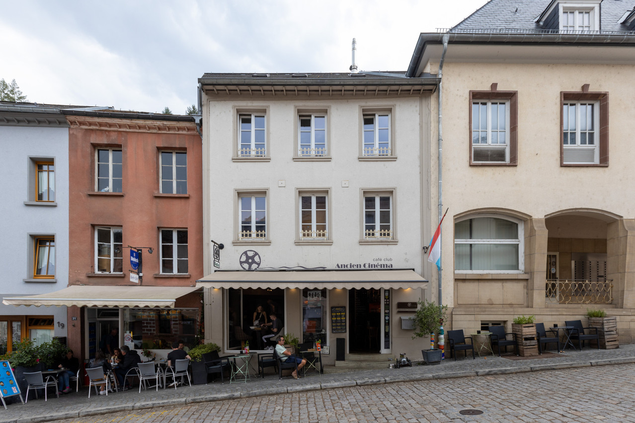 The Ancien Cinéma in Vianden has a relaxed atmosphere. You can enjoy coffee and homemade dishes. (Photo: Romain Gamba/Maison Moderne)