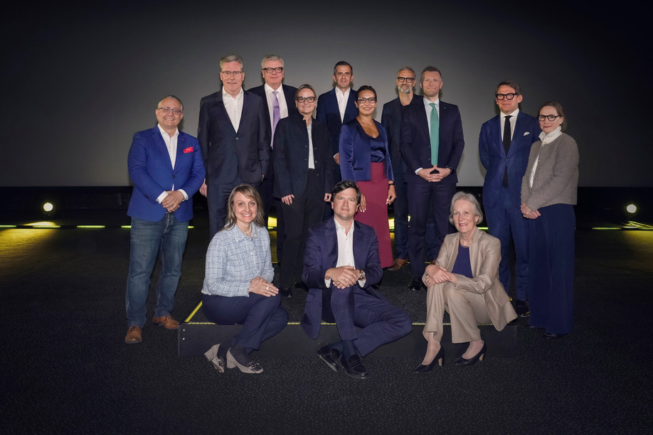 The ten speakers of the 10x6 shared their views on alternative investments on Tuesday evening at the Kinepolis. Photo: www.vyou.be