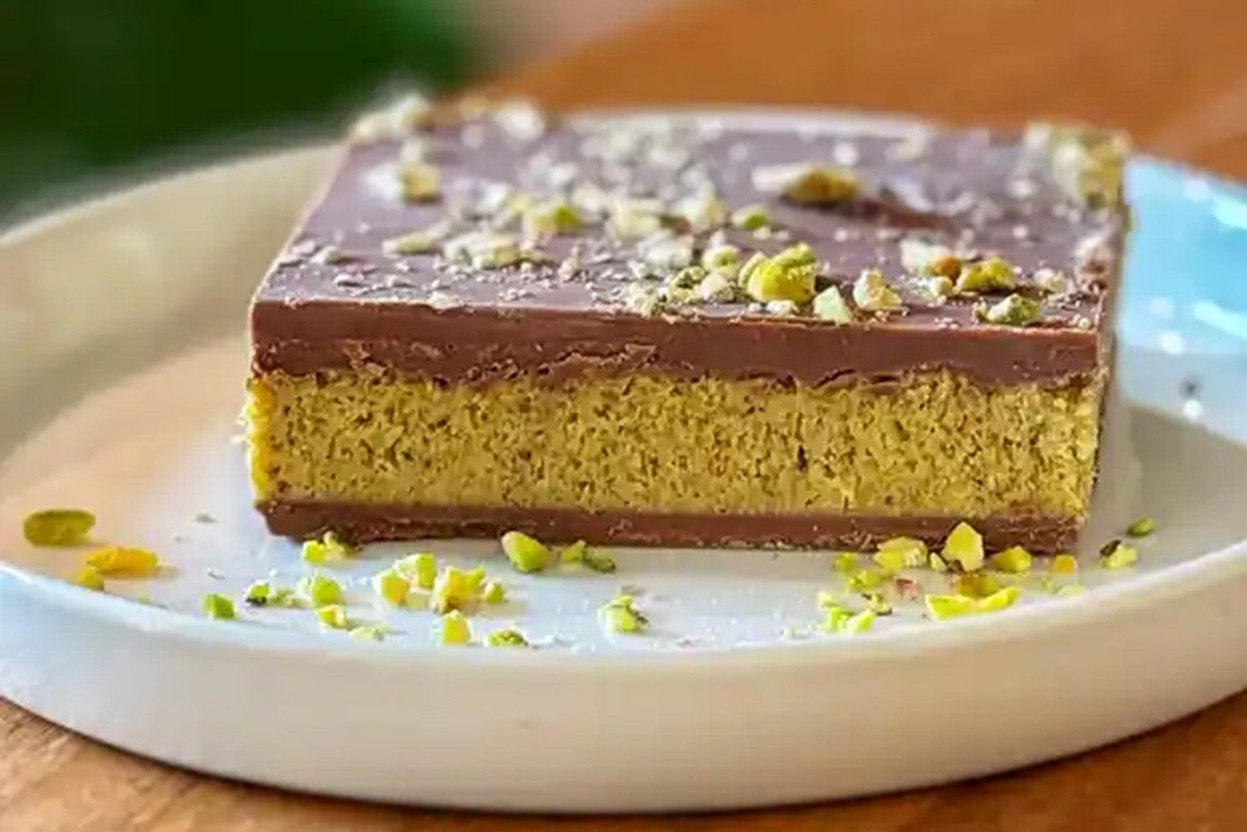 Sweet treats, such as Hugo Coffee & Brunch's Dubai chocolate cake, which we enjoy (without too much guilt) in January, are remedies for the gloomy weather and the end of the festive season. Photo: Hugo Coffee & Brunch