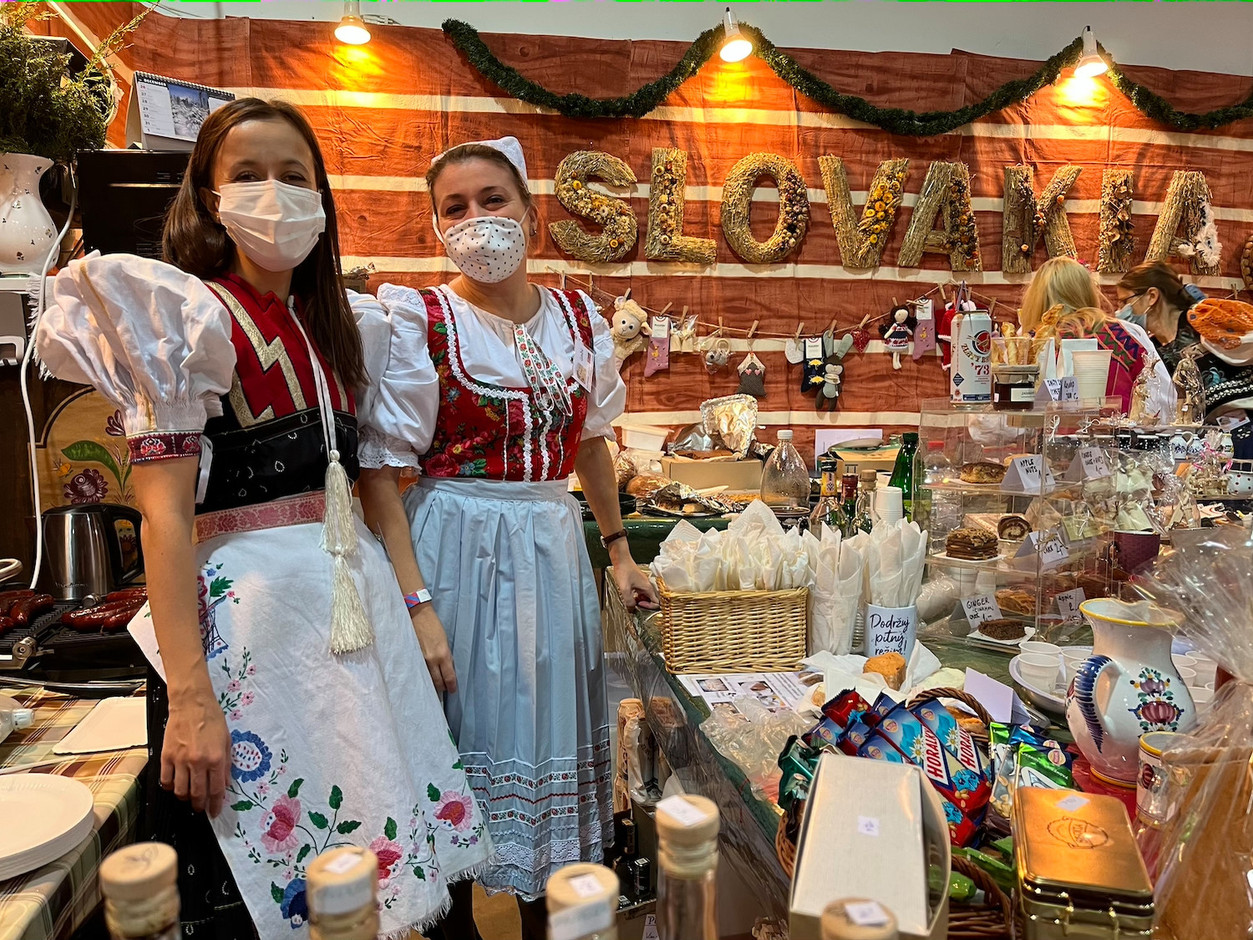 Slovakia offered traditional food and drink, and crafts Delano.lu