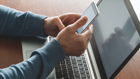 Le SMS d’authentification ne fera plus partie des options d’identification à partir du 1er janvier de l’année prochaine. (Photo: Shutterstock)
