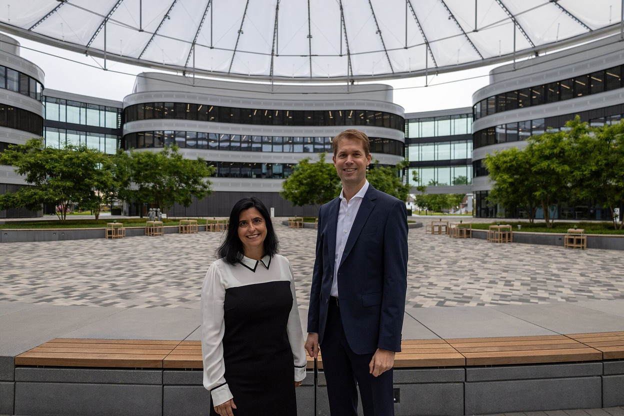 Fabíola Fernandez, the group’s CFO, and Jochen Burg, CEO of SMS Group, are stepping up investment in decarbonisation technologies for the steel industry and low-carbon steel. (Photo: SMS Group)