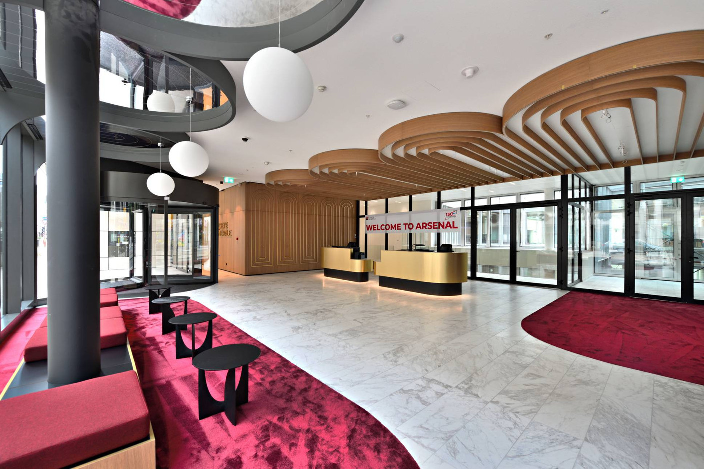 The design of the lobby is reminiscent of the motifs used to decorate the customer lounges of the Carrefour building. Photo: Gérard Borre