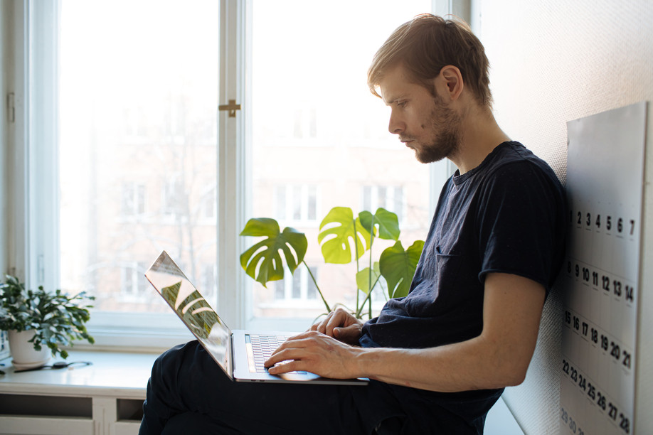 Under normal circumstances cross-border workers fall under the social security system of their country of residence if they spend more than 25% of their total working time there. Photo: Shutterstock