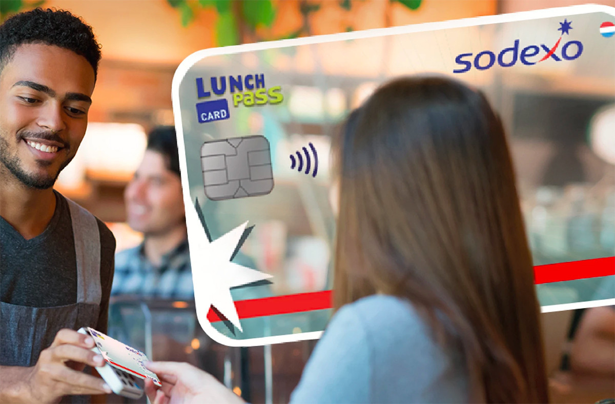 Au lieu des chèques-repas, les salariés pourront utiliser une carte avec laquelle ils suivront leur solde et leurs transactions. (Photo: Sodexo)