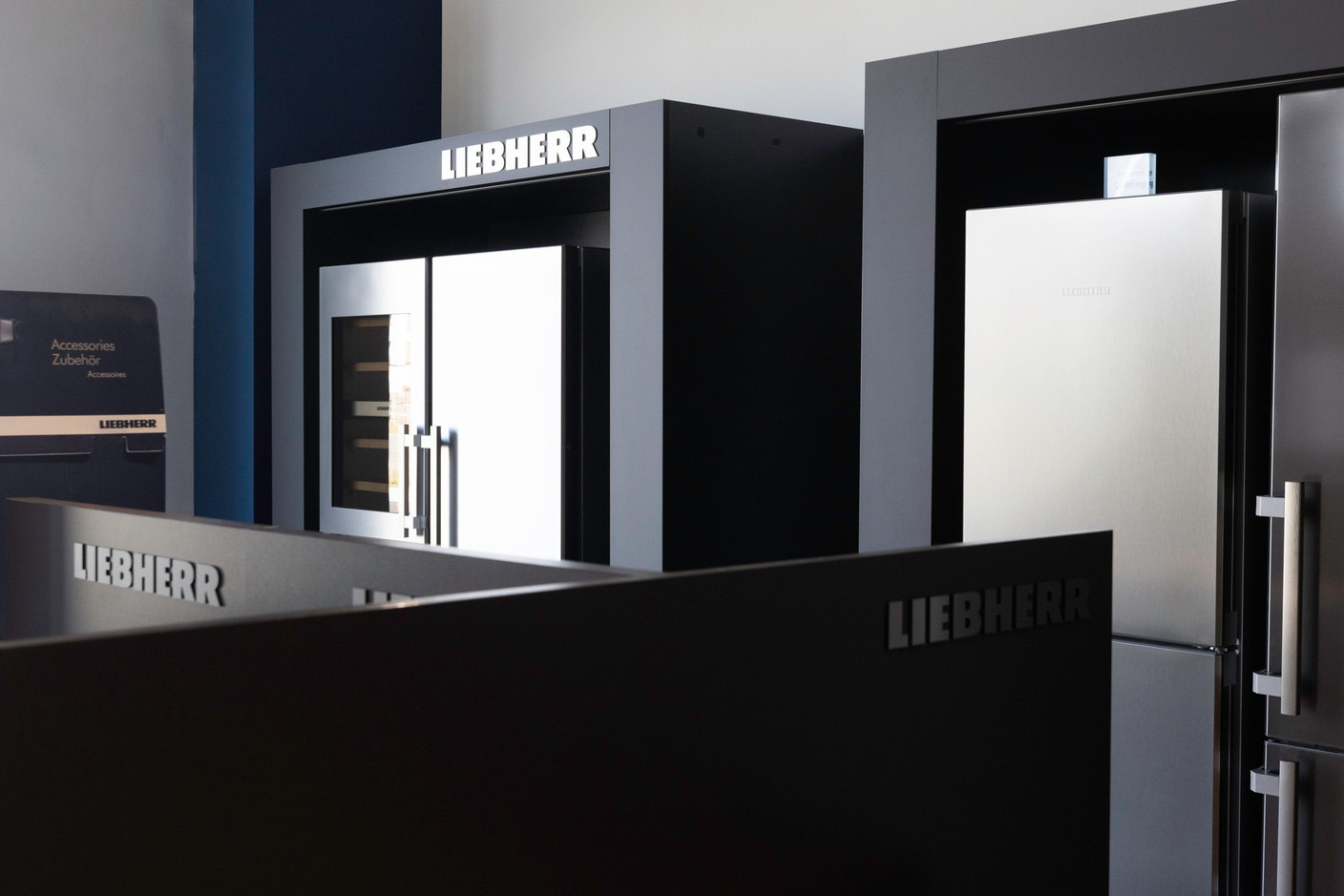 Dans son portefeuille de marques figure le géant allemand Liebherr, qui s’expose dans le showroom de Sogel. (Photo: Guy Wolff/Maison Moderne)