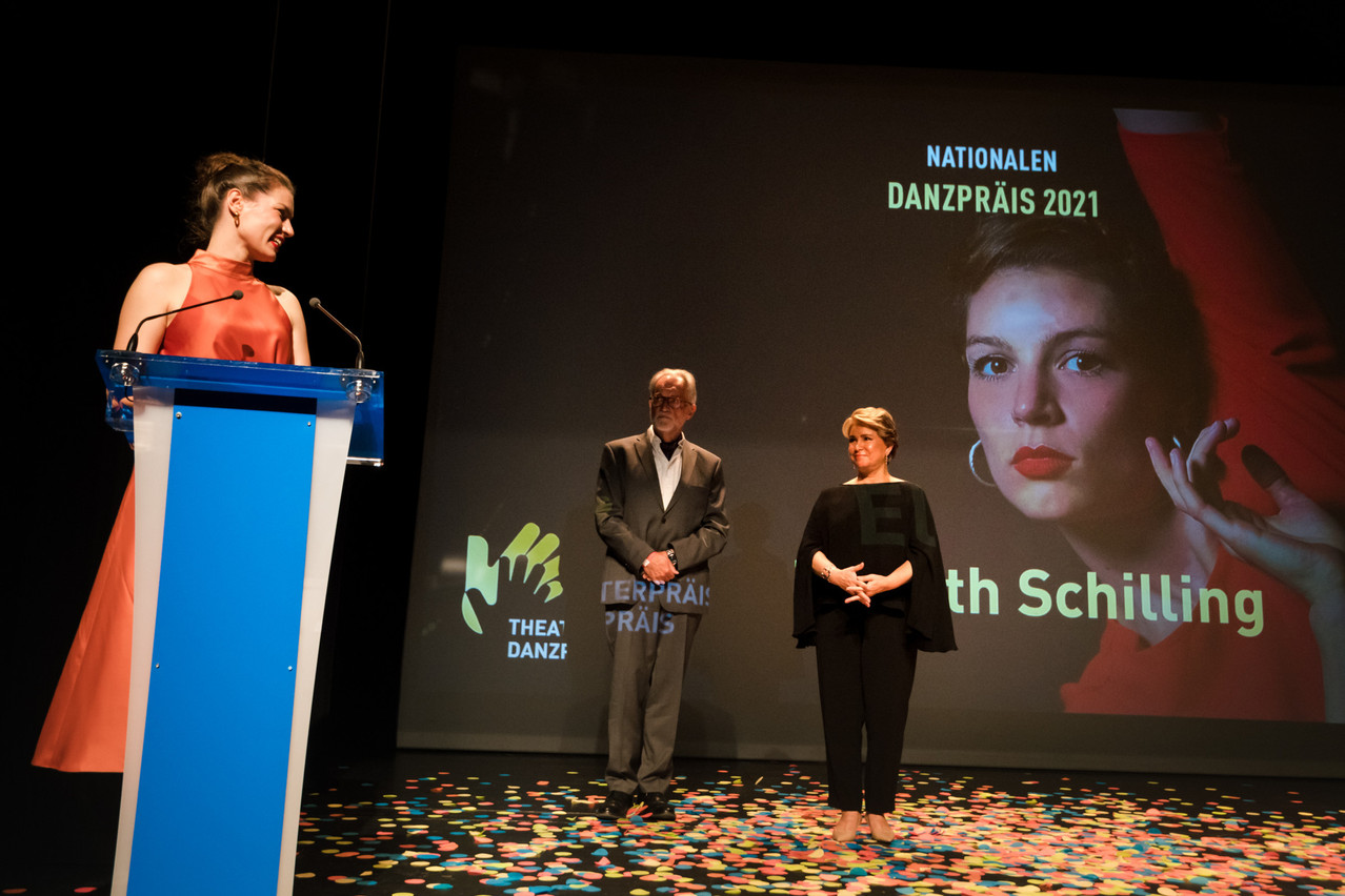 Pour cette édition 2021, c’est Elisabeth Schilling qui a reçu le Lëtzebuerger Danzpräis, en présence de S.A.R. la Grande-Duchesse Maria Teresa. (Photo: Nader Ghavami/Maison Moderne)