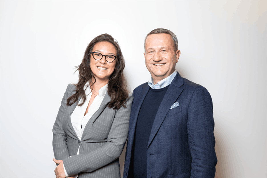 Charline Moreau (Sales & Business Development Manager) et Vincent Ulens (Country Manager) chez Unifiedpost. (Photo: Paperjam – Maison Moderne)