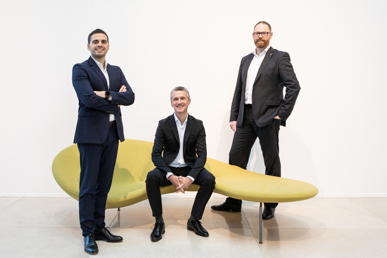 Frédéric Cassani à gauche, Rémy Savoya au centre, et Jeffrey Dentzer à droite.   (Photo: Eva Krins/ Maison Moderne)