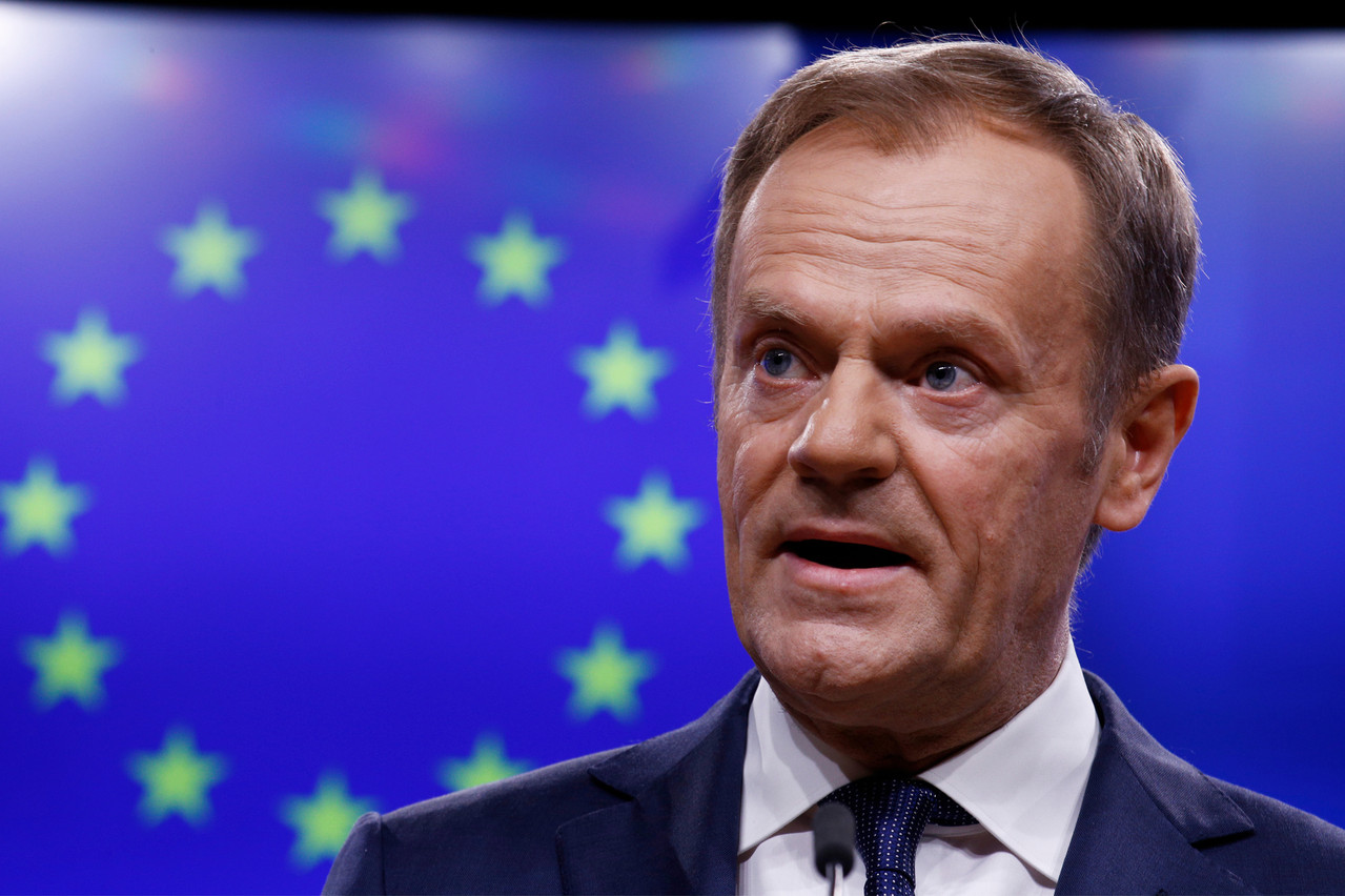 Preben Aamann, porte-parole du président du Conseil européen Donald Tusk (ci-dessus), a annoncé dans un tweet que le Conseil qui réunissait les Vingt-Huit est suspendu jusqu’à ce mardi 2 juillet à 11h.  (Photo: Shutterstock)