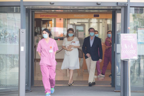 Sortie de maternité de S.A.R. le Prince Charles – 13.05.2020 ((Photo: Matic Zorman/Maison Moderne))