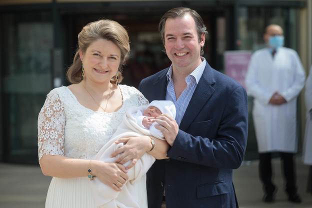 Sortie de maternité de S.A.R. le Prince Charles – 13.05.2020. (Photo: Matic Zorman/Maison Moderne)