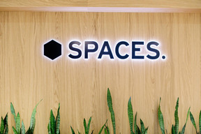 Spaces compte à la gare 159 bureaux trendy, 77 espaces de coworking et 6 salles de réunion.  (Photo: Matic Zorman)