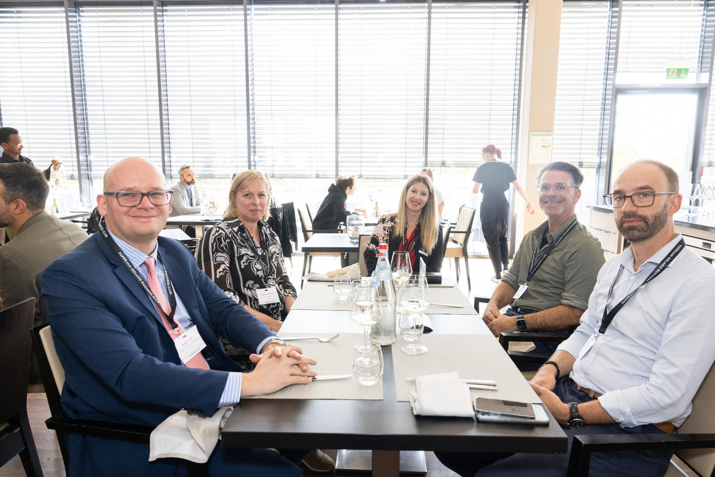 Romain Viard (Pinsent Masons Luxembourg), Stéphanie Paquay (KBC Lease Lux), Alexandra Kieffer (Légère Hôtel Luxembourg), Steve Braff (Luxfly Indoor Skydive) and Philippe Lallemand (Centre de compétences Digitaalt Handwierk) at the Paperjam Club’s carrousel lunch at the Légère Hôtel Luxembourg, 20 September 2024. Photo: Eva Krins/Maison Moderne