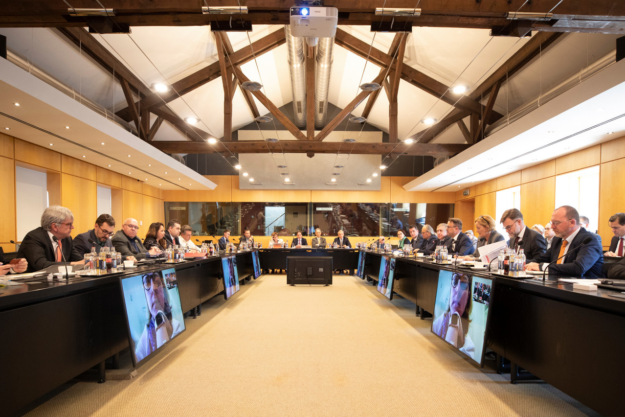 The tripartite committee during the 22 March 2022 discussions between the government and the social partners. (Image: Guy Wolff/Maison Moderne/Archives)