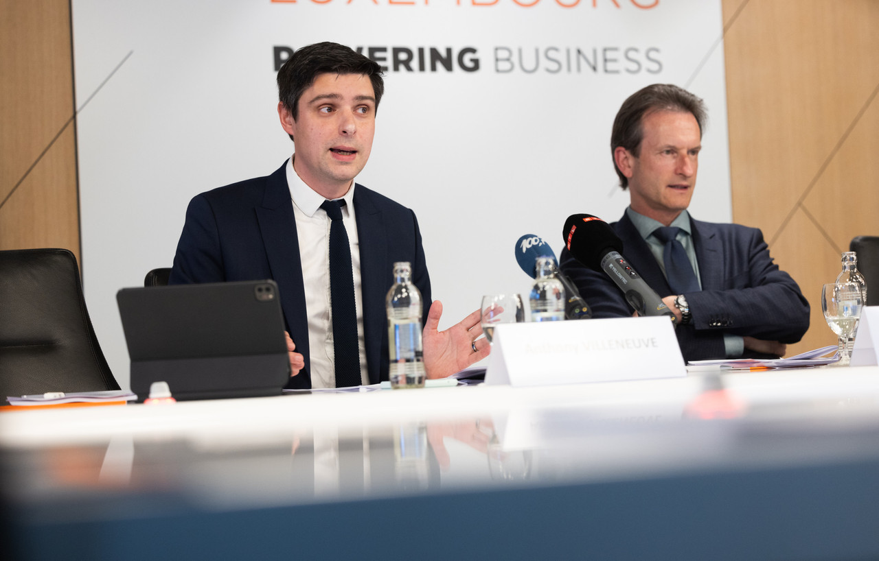 Anthony Villeneuve and Carlo Thelen of the Luxembourg Chamber of Commerce tackled the government’s draft budget during a press conference, 15 April 2024. Photo: Guy Wolff/Maison Moderne