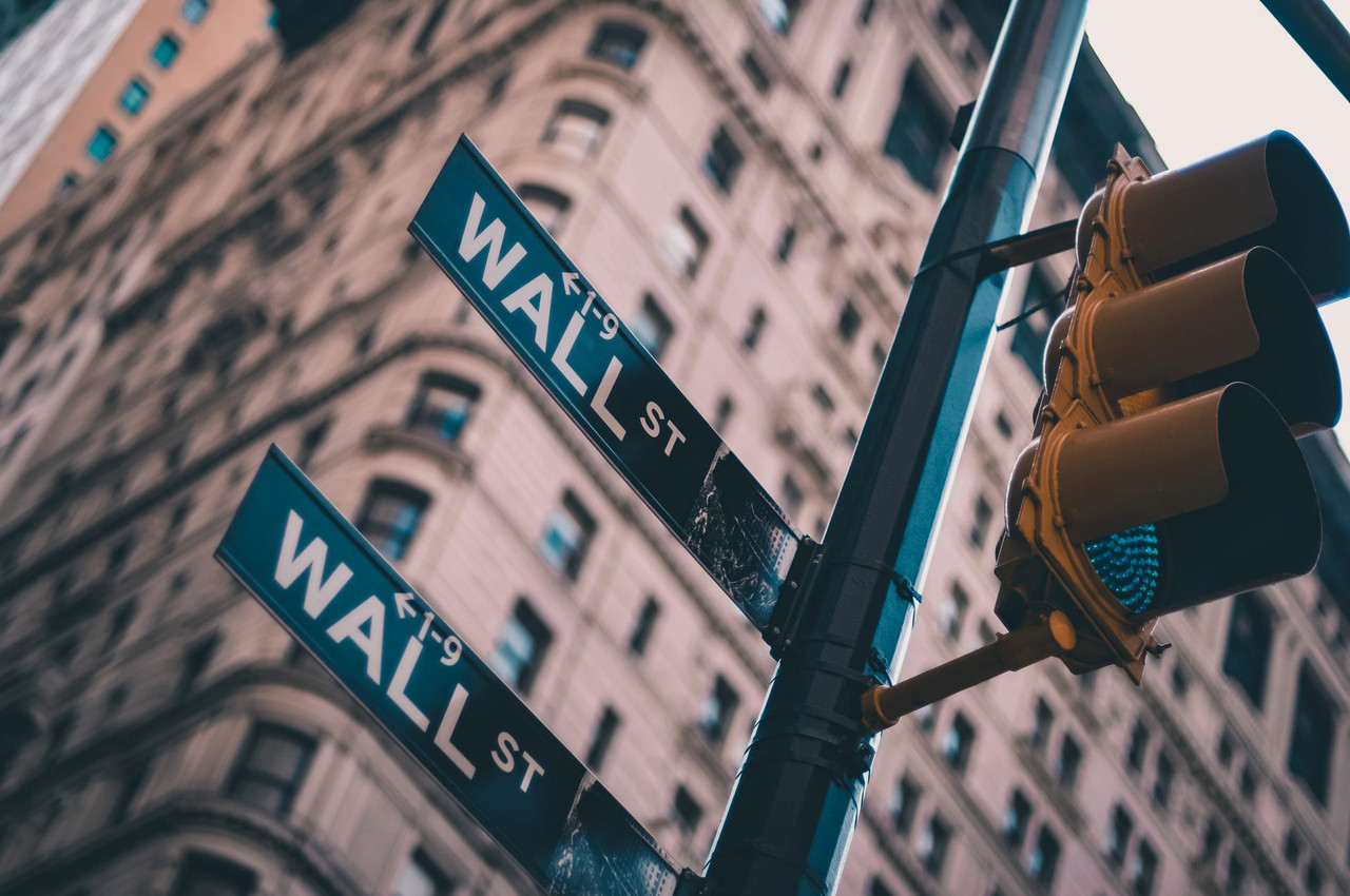 State Street’s Global Investor Confidence Index has been below the benchmark of 100 points since March 2022. The European regional index remained sub-100 in July 2022. Photo: @bylolo on Unsplash