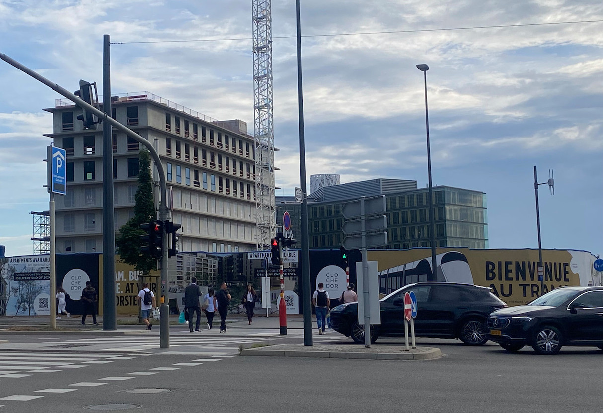 Entre le centre commercial de la Cloche d’Or et le siège actuel de PwC naîtra le futur bâtiment qui doit accueillir les équipes de State Street dans deux ans. (Photo: Paperjam)