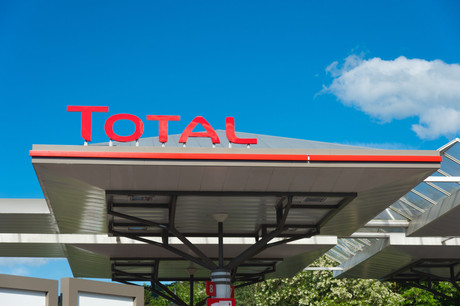 L’auvent de la station-service de Rosport au Luxembourg, portant l’enseigne Total. (Photo: Charles Caratini pour Total)